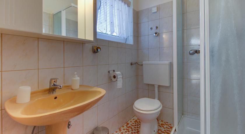 Apartment Nikolina Mali Losinj Room photo