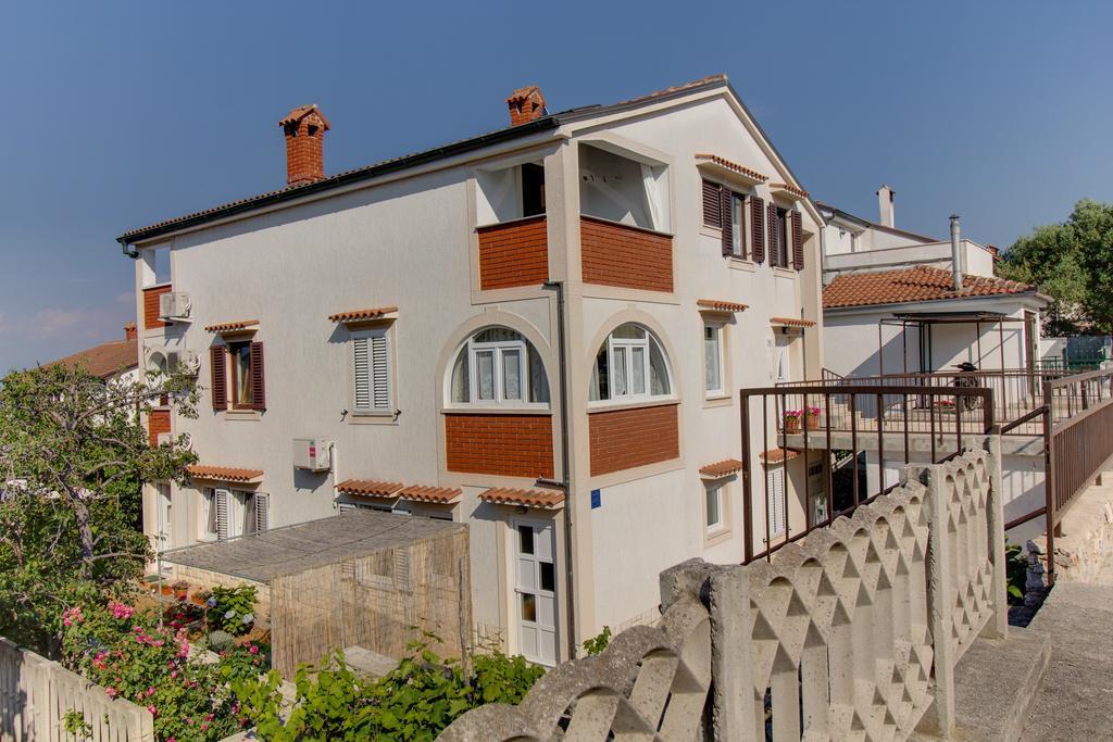 Apartment Nikolina Mali Losinj Exterior photo